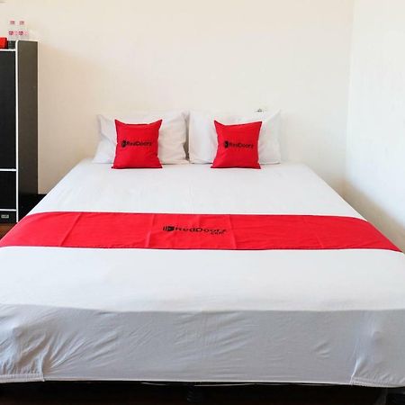 Reddoorz Near Ahmad Yani Airport 3 Ξενοδοχείο Σεμαράνγκ Εξωτερικό φωτογραφία