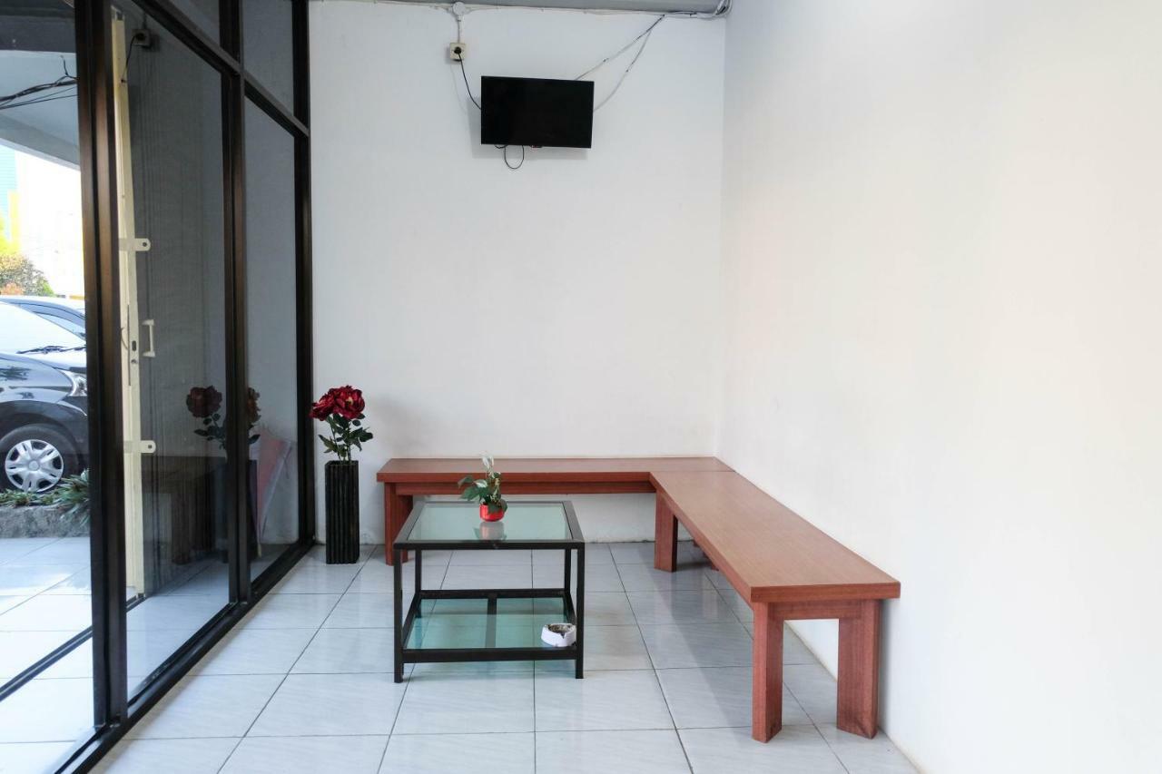 Reddoorz Near Ahmad Yani Airport 3 Ξενοδοχείο Σεμαράνγκ Εξωτερικό φωτογραφία