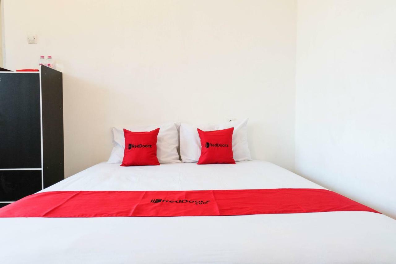 Reddoorz Near Ahmad Yani Airport 3 Ξενοδοχείο Σεμαράνγκ Εξωτερικό φωτογραφία
