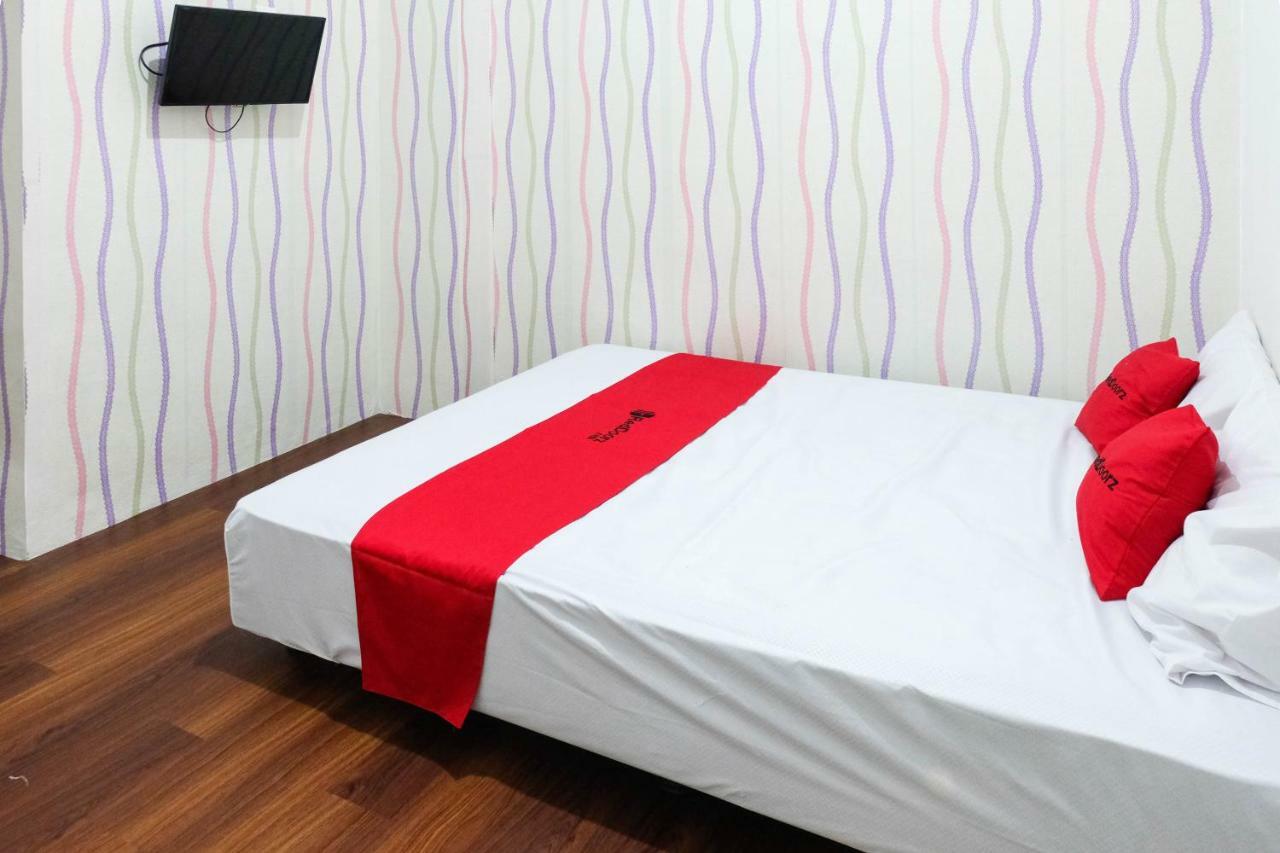 Reddoorz Near Ahmad Yani Airport 3 Ξενοδοχείο Σεμαράνγκ Εξωτερικό φωτογραφία