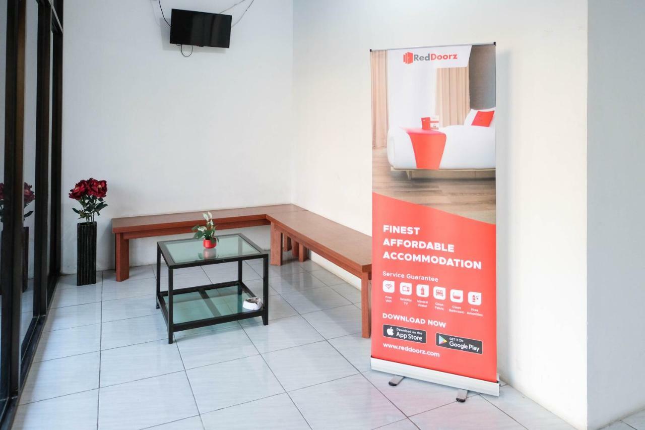 Reddoorz Near Ahmad Yani Airport 3 Ξενοδοχείο Σεμαράνγκ Εξωτερικό φωτογραφία