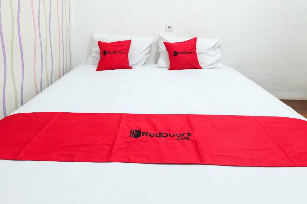 Reddoorz Near Ahmad Yani Airport 3 Ξενοδοχείο Σεμαράνγκ Εξωτερικό φωτογραφία